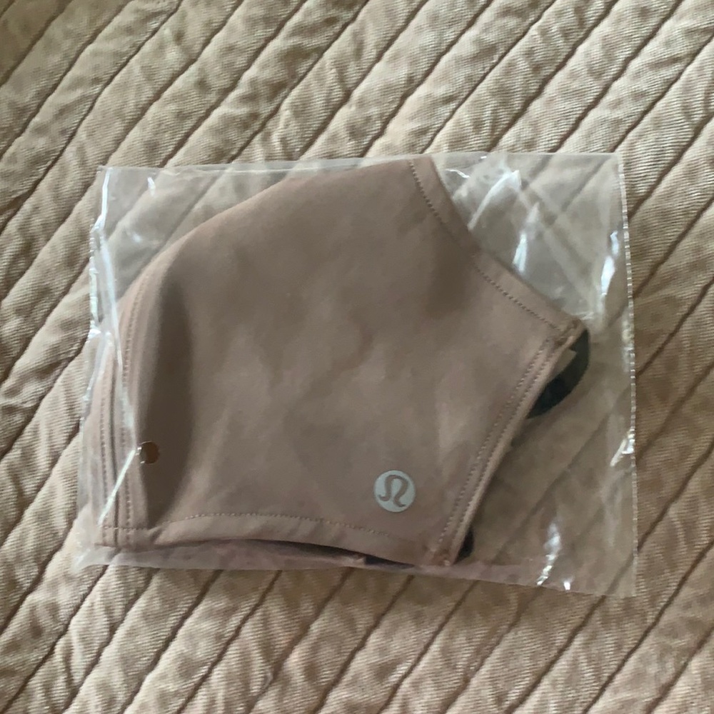 Lululemon Double Strap Face Mask